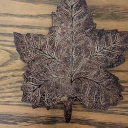 2005 Maple Leaf Metal Candle Holder Pillar Plate 7x6