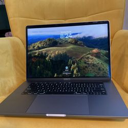 MacBook Pro Great Gaming / Photography Computer 