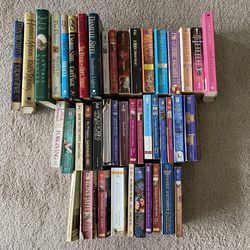 Book collection of lot of 44 romance and love inspired novels.  Danielle Steele, Debbie Macomber, LaVyrle Spencer, Janet Daily, Nicholas Sparks, many 