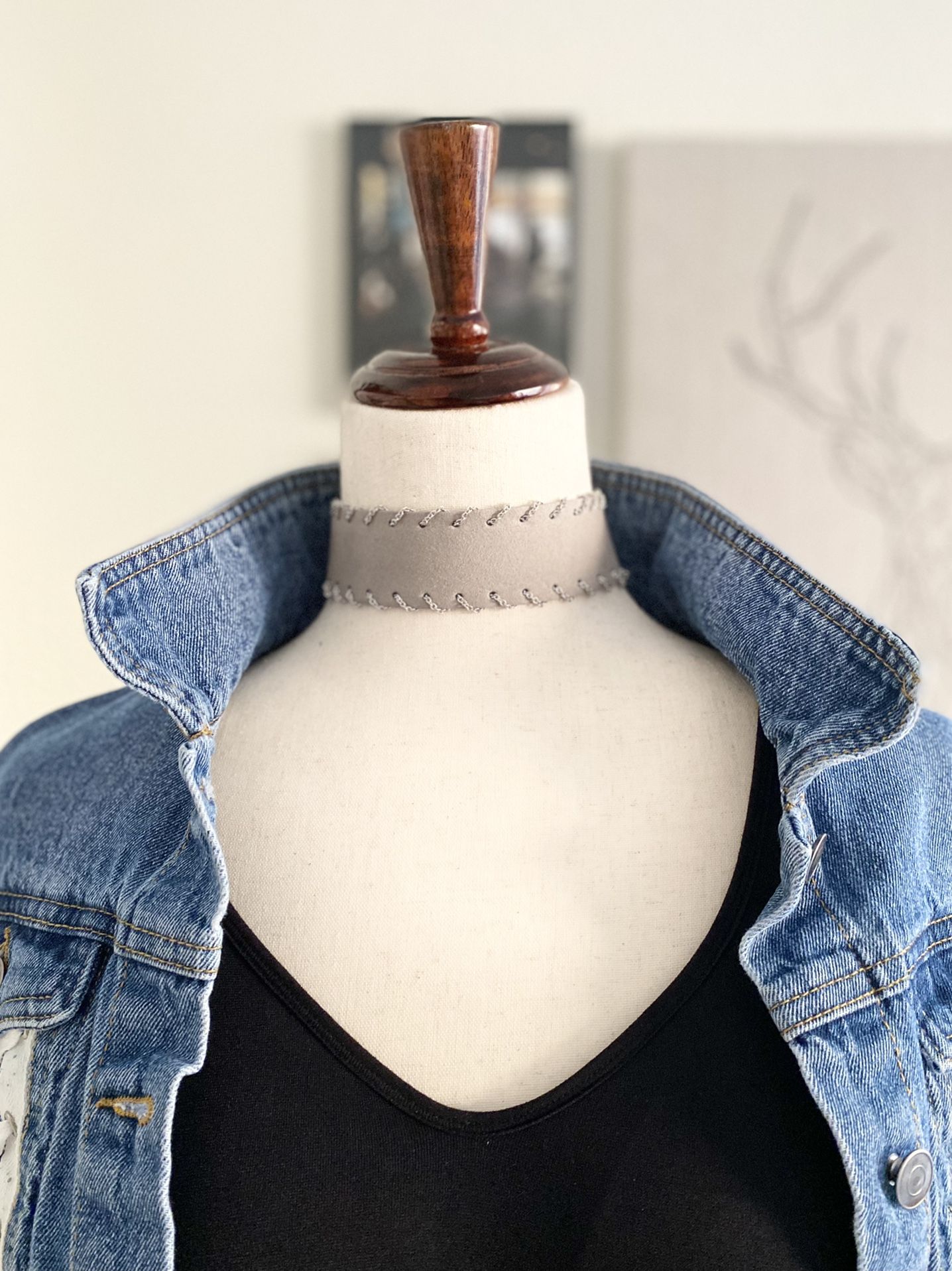 Gray Choker