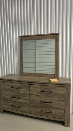 6-Drawer Dresser with Mirror