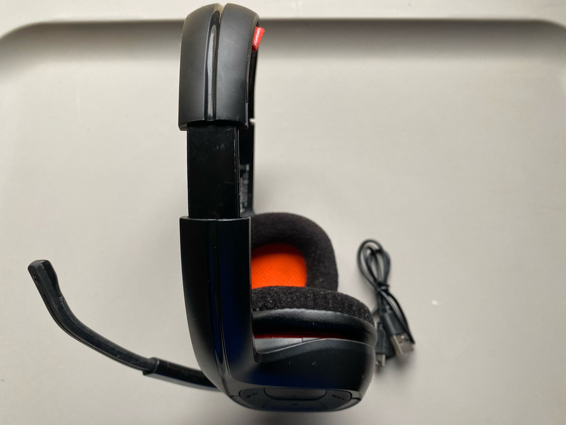 Plantronics Gamecom 818H Headset (READ)