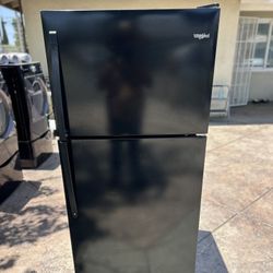Whirlpool Refrigerator En Great Working Condition 