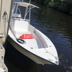 1973 Seacraft 21 with bracket