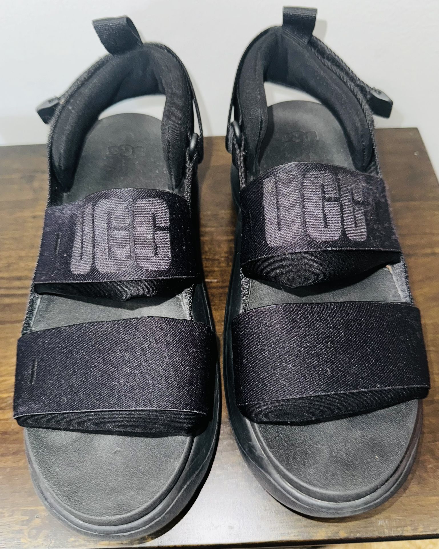 UGG PLATFORM SANDAL