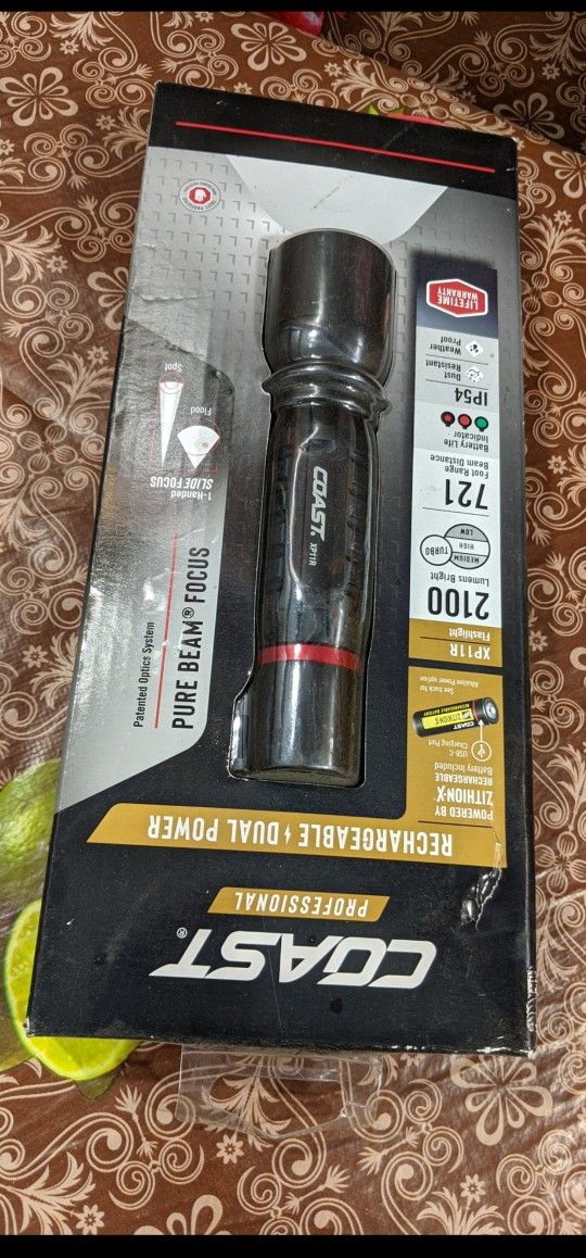 Coast XP11R 2100 Lumen Rechargeable Focusable Dual Power LED Torch, Black