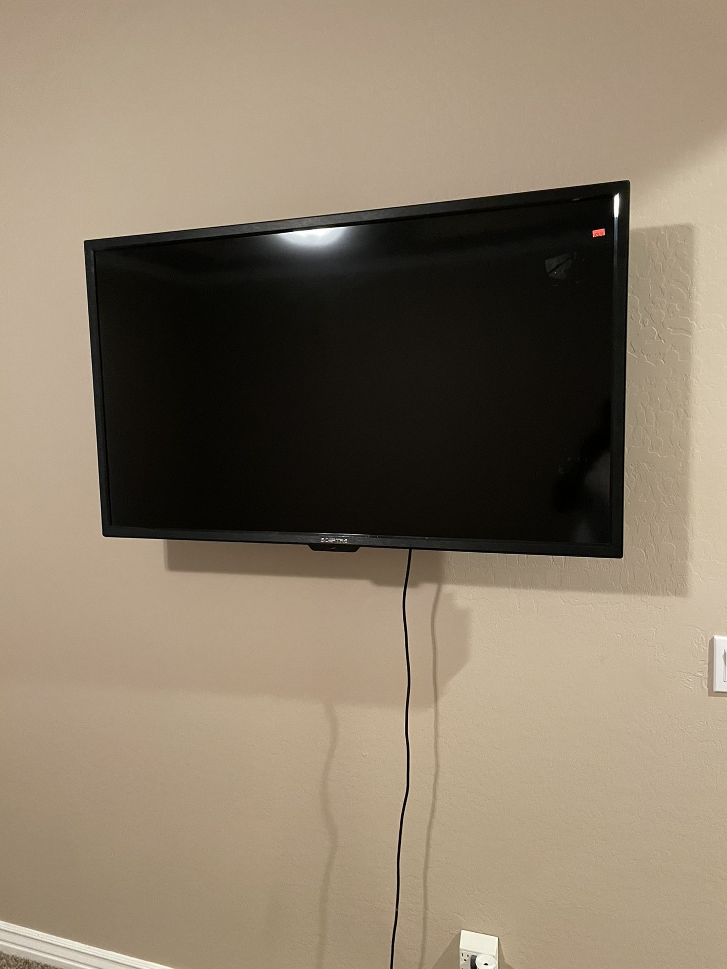 TV 50”. With Pull Out Wall Mount