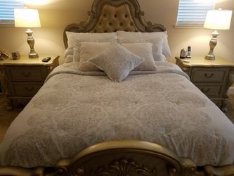 Queen Bed Set