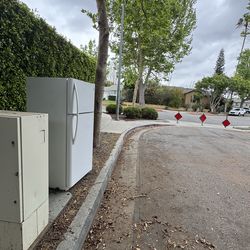 FREE Kenmore Refrigerator - 30in / 18.1 cu Top Freezer (slight frost/melt in fridge area only)