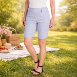 HILARY RADLEY Shorts Bermuda Blue Jean Denim Pinstripe Gray White Grey Pull-On
