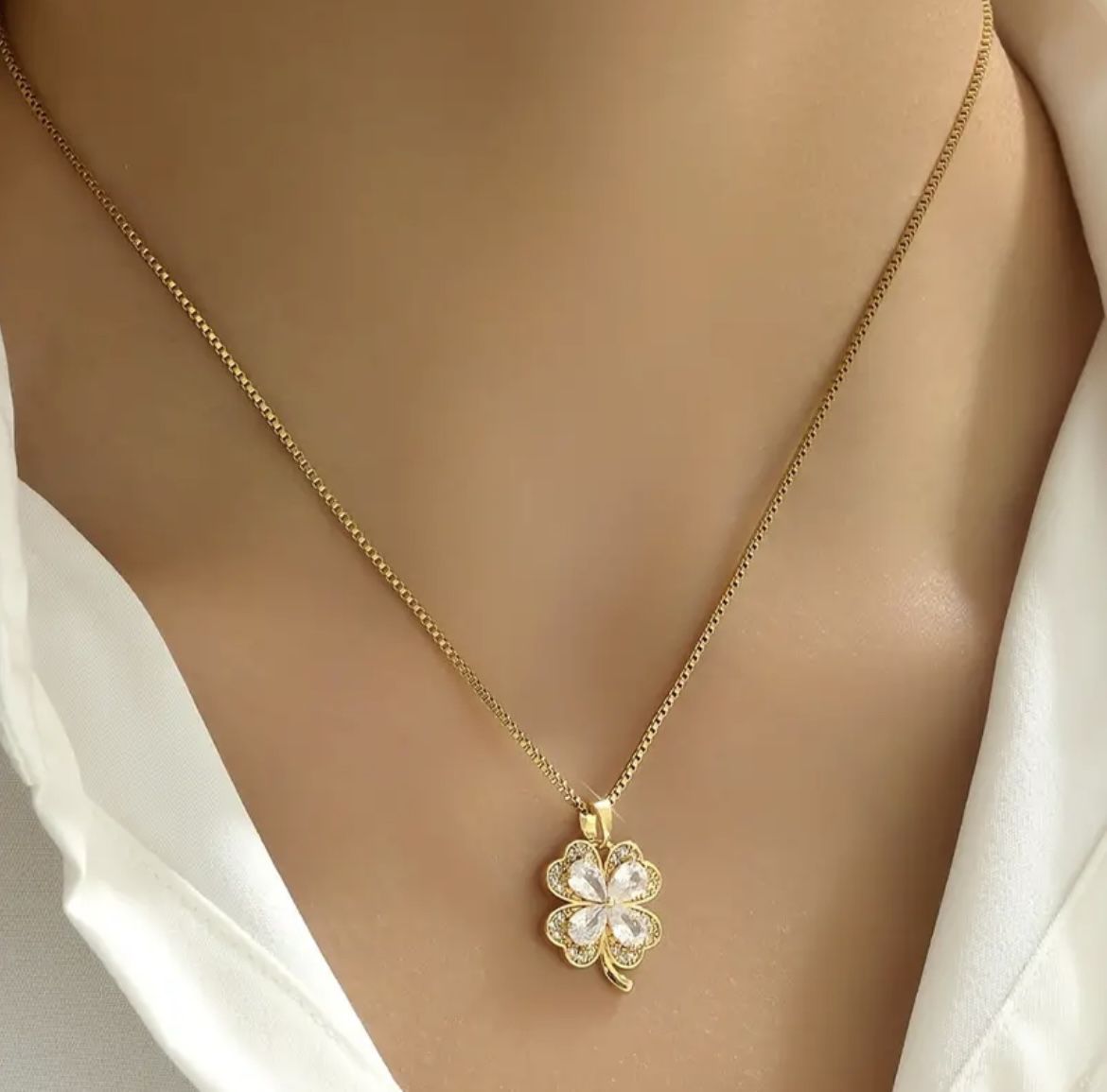 Mother's Day gift - Crystal clover necklace