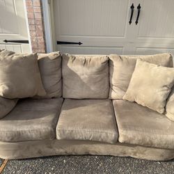 Free Couch And Loveseat 