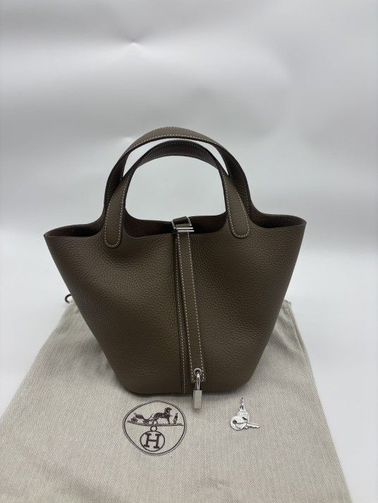 Hermes Taurillon Maurice Picotin Lock 22 MM Gris Asphalte Handbag