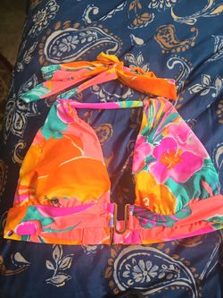 La Blanc swimsuit top. Size 6. New with tag.