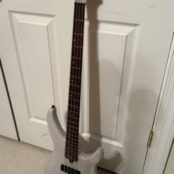 TRBX 504 Yamaha 4-String bass