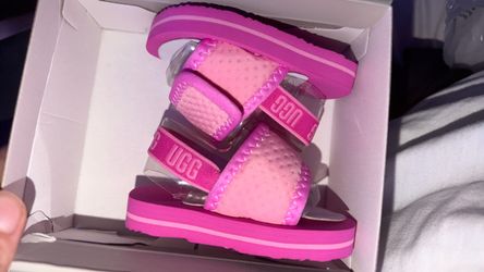 Baby pink Ugg slide