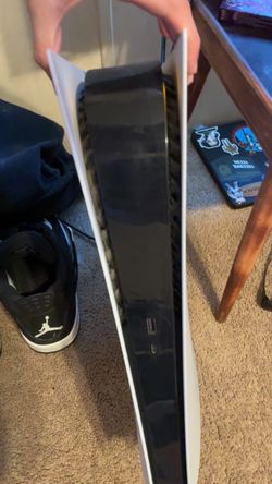PlayStation 5 & controller