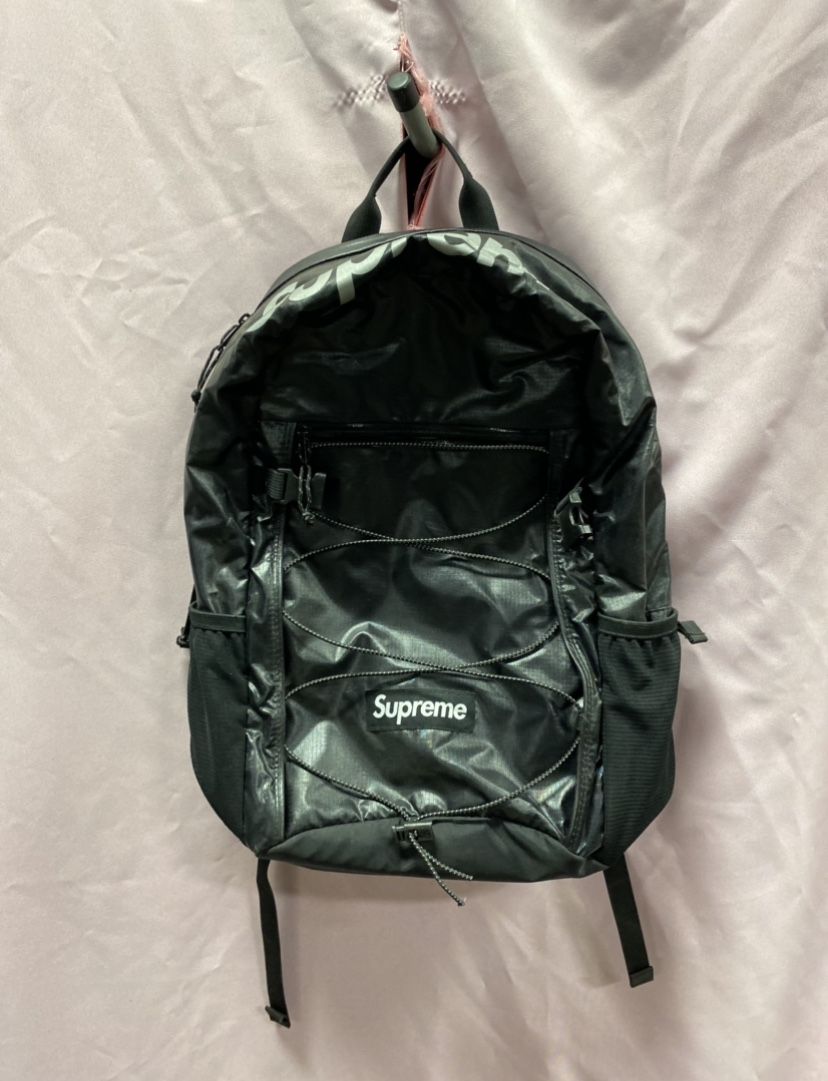 Supreme FW17 Backpack for Sale in Buckner, MO - OfferUp