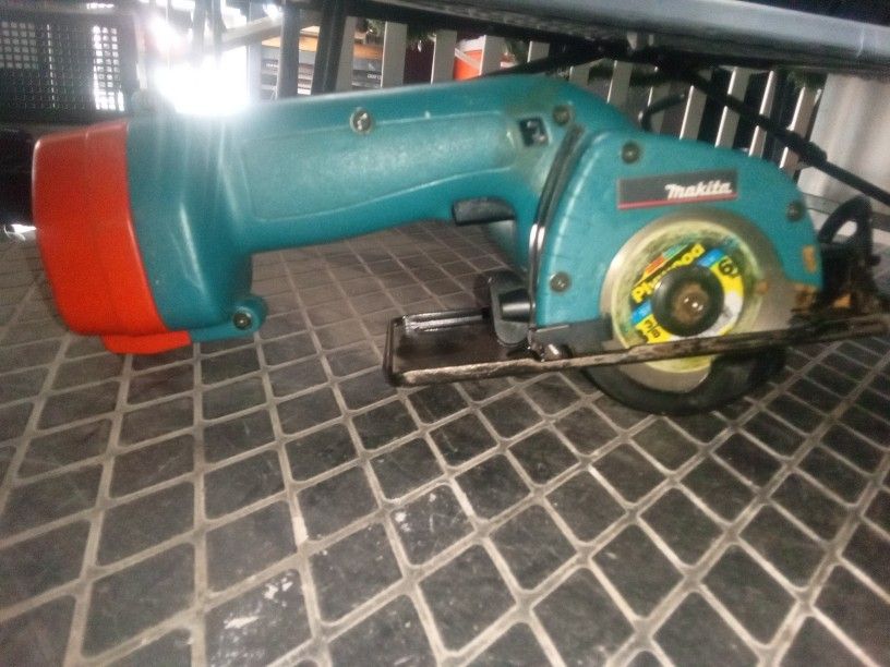 Makita 5091D 12v Circular Saw