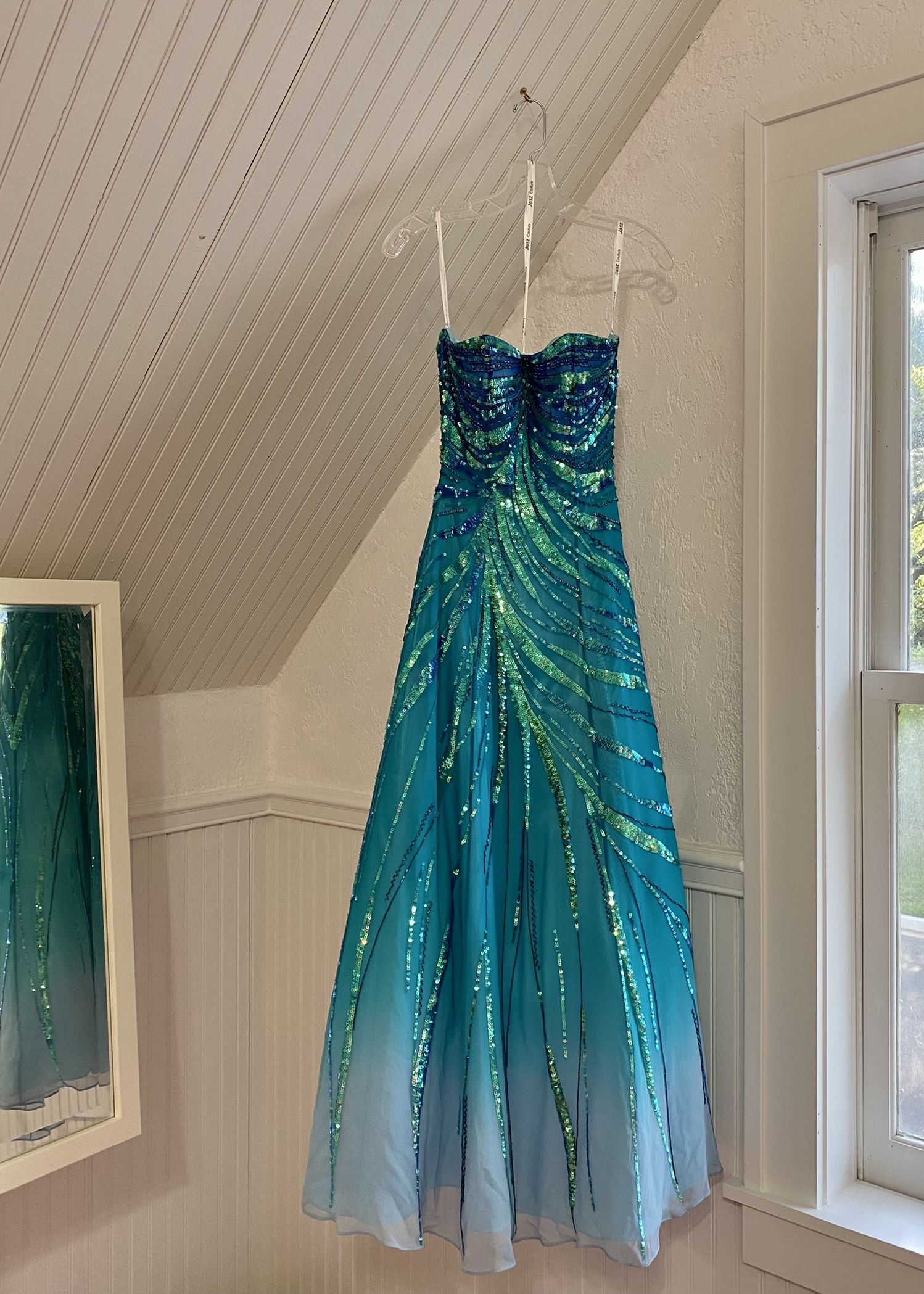 Never Worn prom dress or special occasion dress