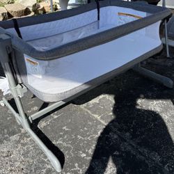 Delta Children Close2me Bassinet