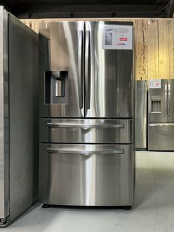 Samsung 28 cu. ft. Standard-Depth French Door Refrigerator w/FlexZone Drawer