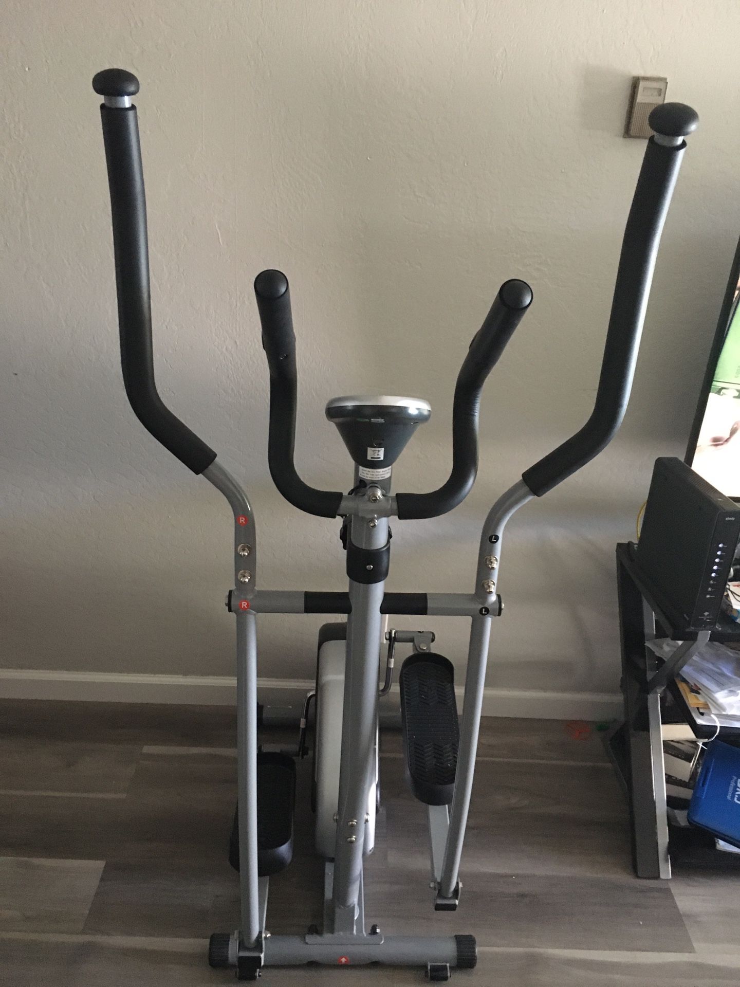 Sunny Health Fitness SF E905 Elliptical Machine Cross Trainer