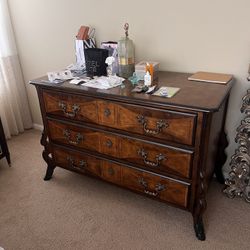 Italian Commode Dressing 