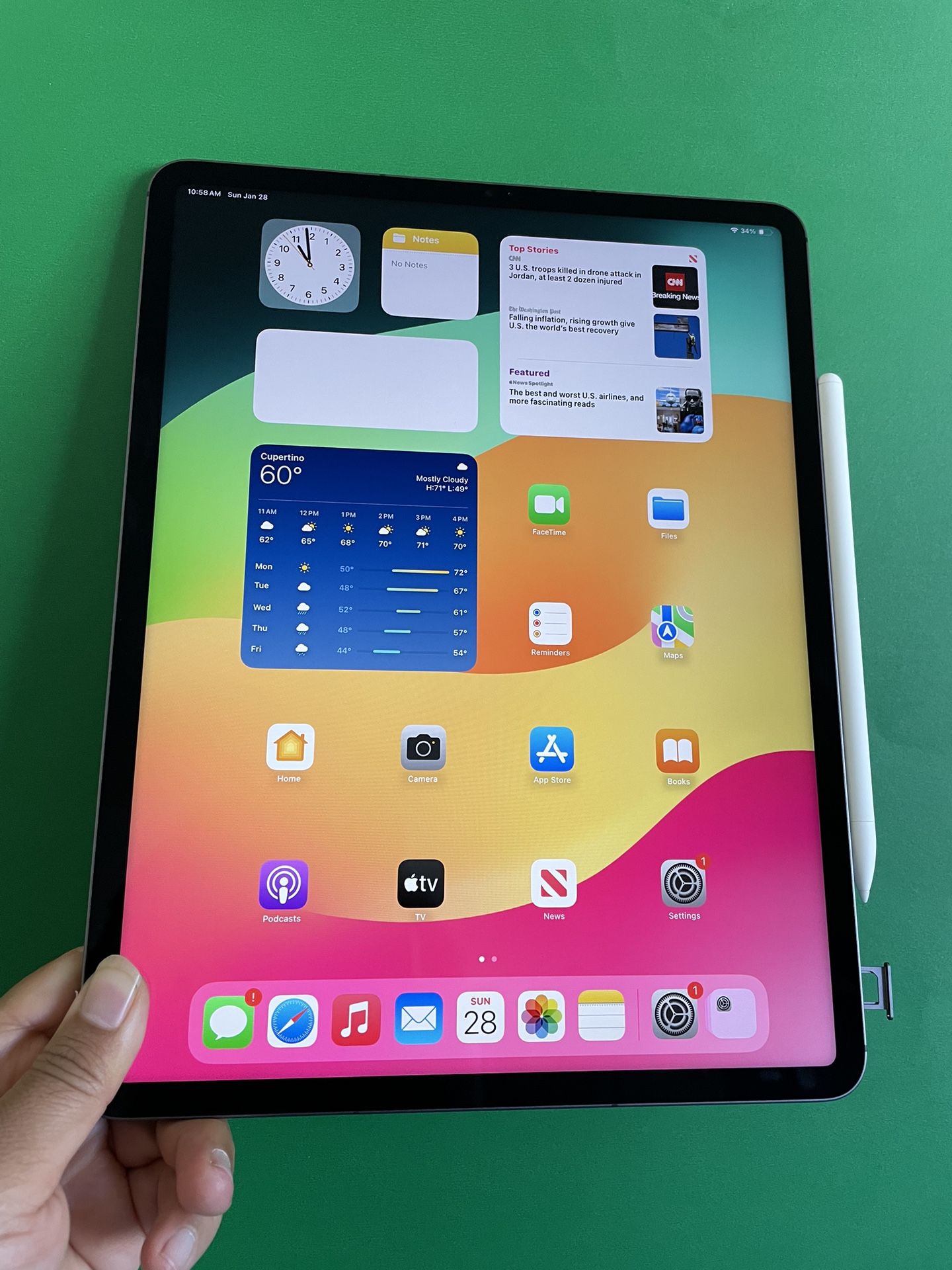 256GB Apple IPad Pro 12.9” 4th Generation (Face ID/Liquid Retina/2020 ) WiFi + cellular (Unlocked) with keyboard, Pen & Accessories (1TB $859) 