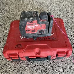 Milwaukee 3521-21 REDLITHIUM USB Rechargeable Green Cross Line Laser