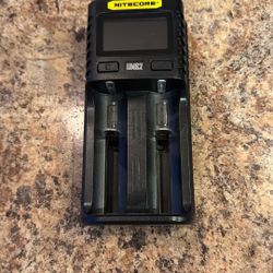 Nitecore UMS2 Charger 