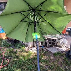 Very Pretty Green Umbrella With Table