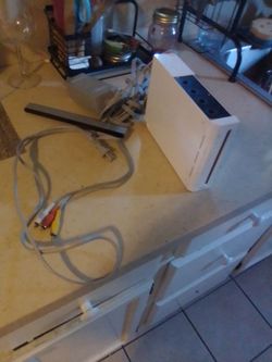 WII NINTENDO $50 OBO NINTENDO WII