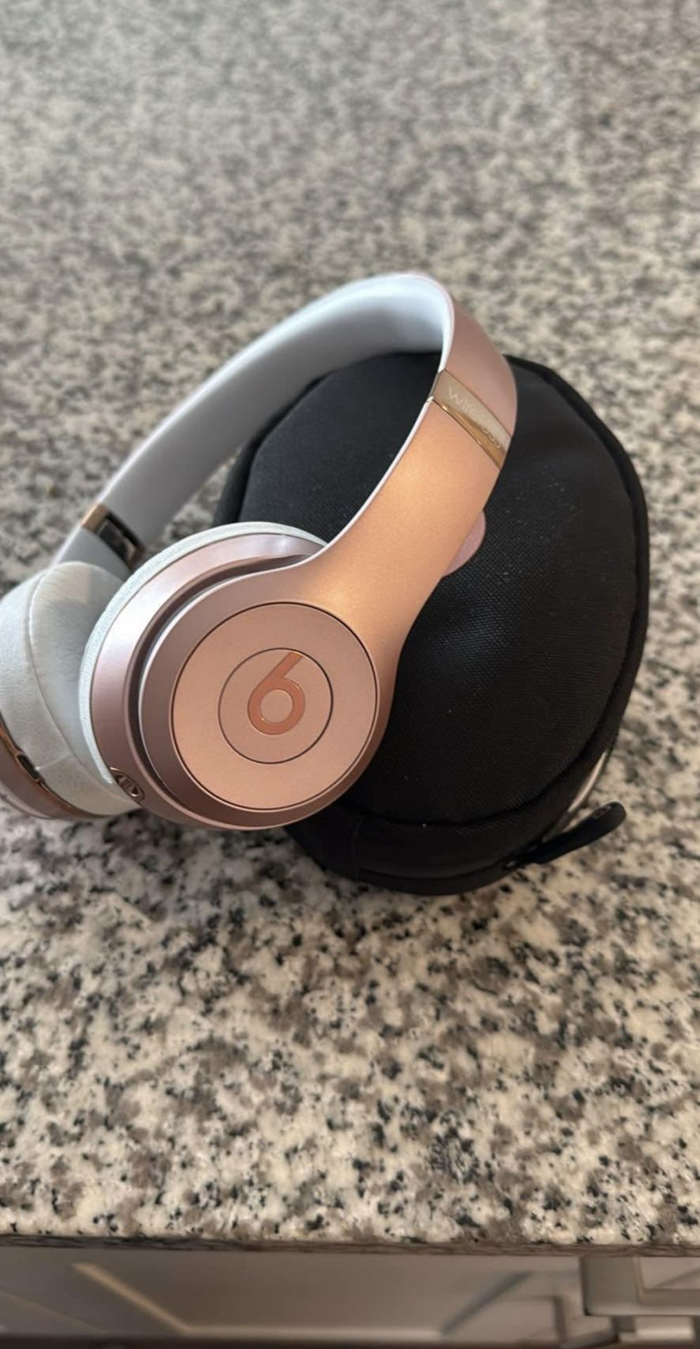 Beats Solo 3 Rose Gold