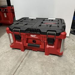 Milwaukee Packout Medium Box Like New $80 OBO
