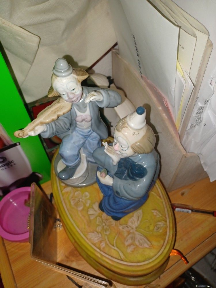 Clowns 20$ for both