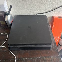 PS4 With 2 Controller 