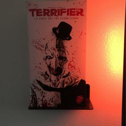 Terrifier “Art” The Clown 1:6 Scale Collectible