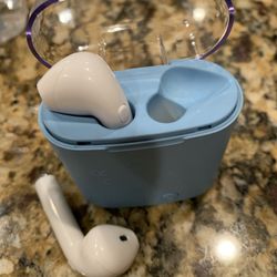 New Soar Wireless Earbuds$10