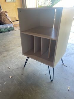 Record player stand/shelf white