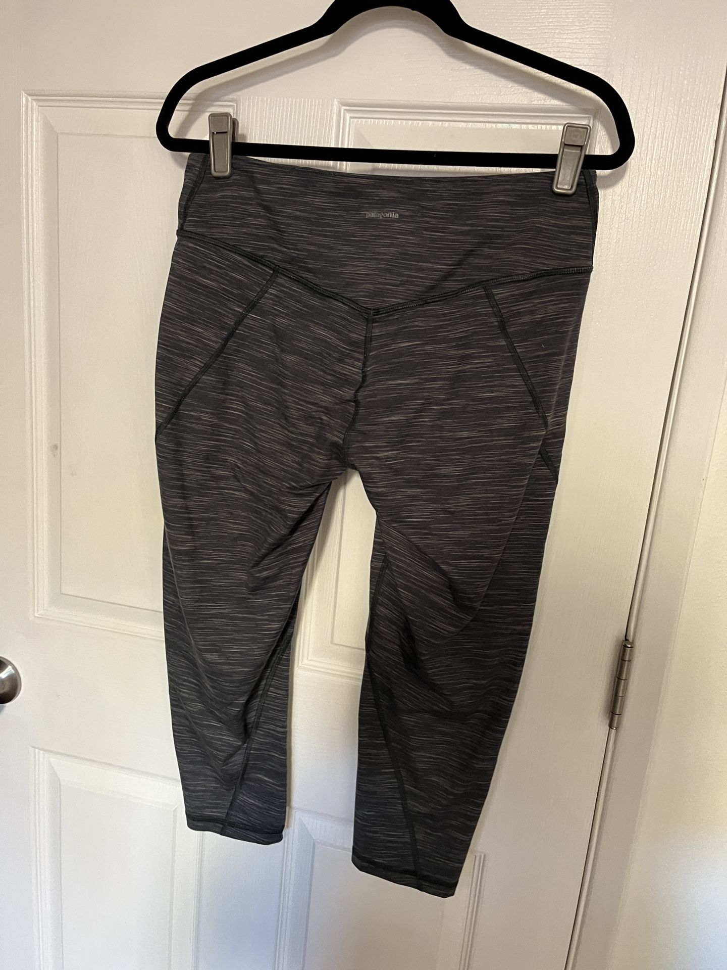 Gray Athletic Leggings Patagonia crop size large