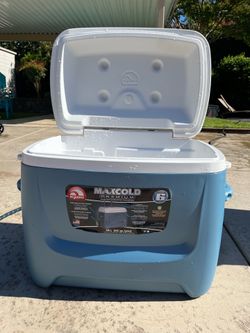 Igloo MaxCold 62‑quart wheeled cooler — light blue/white