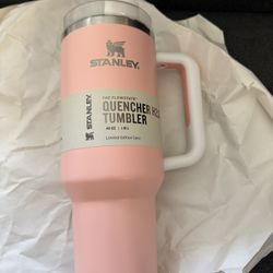 NEW Stanley 40oz Quencher H2.0 Tumbler Peach Exclusive LIMITED EDITION!