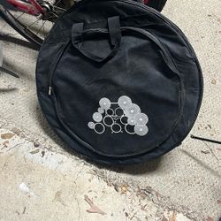 Travel Bag For Drum Cymbals Great Condition Only Been Used A Few Times With The Dividers Can Hold Between 5 To 7 Individual Cymbals 