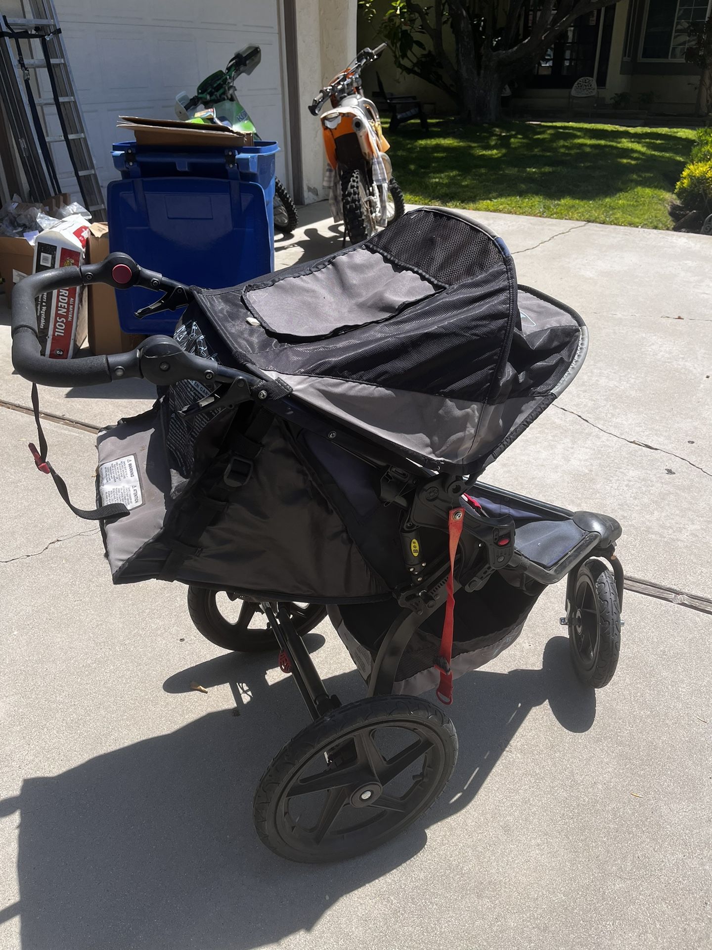 Bob Revolution Jogging Stroller for Sale in Santa Rosa Va, CA OfferUp