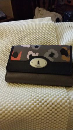 Fossil wallet 15.00
