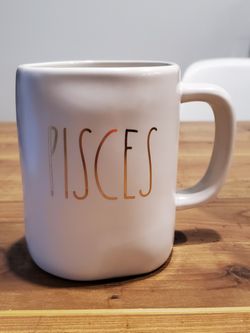 rae dunn pisces mug gold
