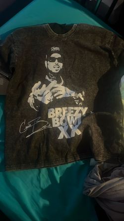 Large Chris Brown Tshirt
