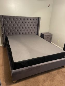 3 pcs Grey Velvet Queen Bdrm Set    Delivery Included 