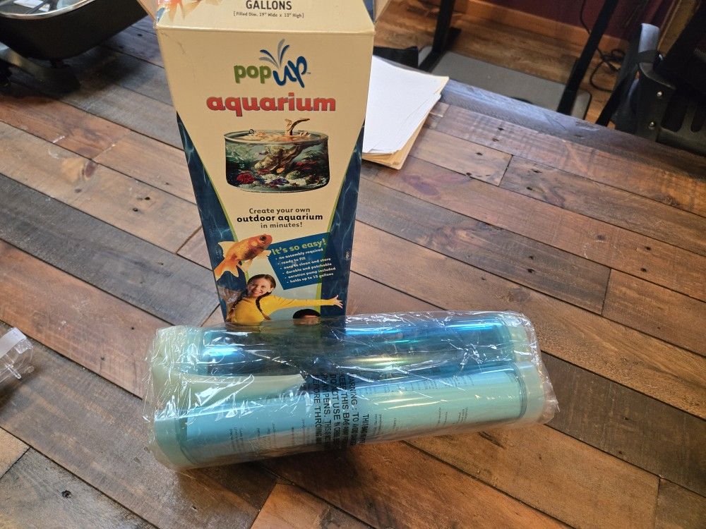 Pop Up Fish Tank Outdoor Aquarium 15 Gallons with Submersible Pump New Open Box & 16oz filter carbon